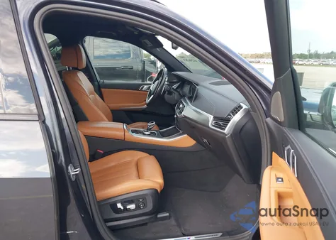 2021 BMW X5 Sdrive40I z USA, uszkodzony, nr VIN 5UXCR4C06M9G71813